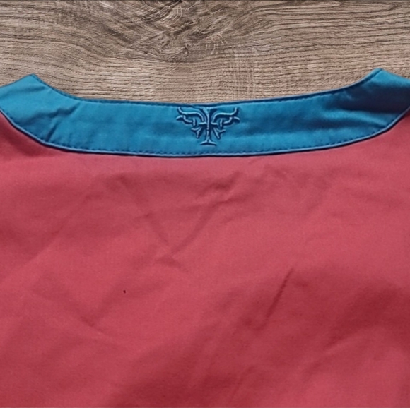WOMEN'S MED COUTURE SCRUB SHIRT - Picture 5 of 6